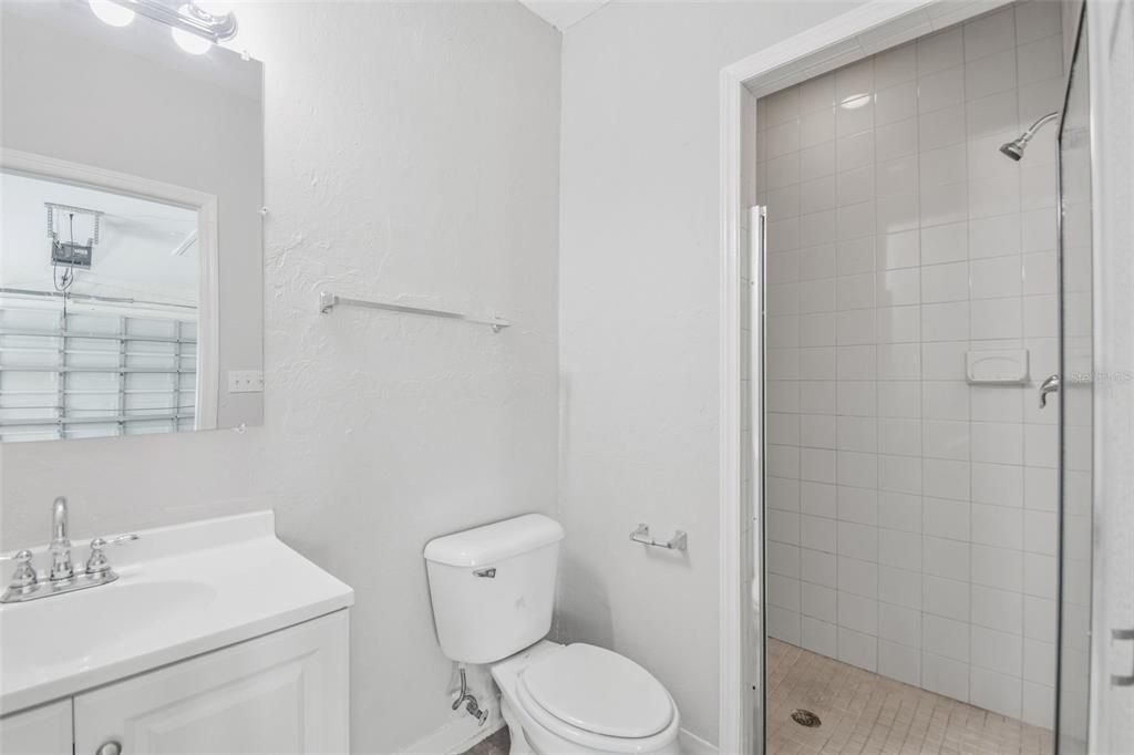 На продажу: $245,000 (3 спален, 2 ванн, 1101 Квадратных фут)