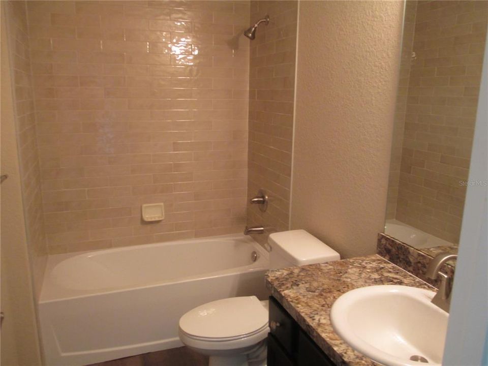 En Venta: $215,000 (3 camas, 2 baños, 1000 Pies cuadrados)