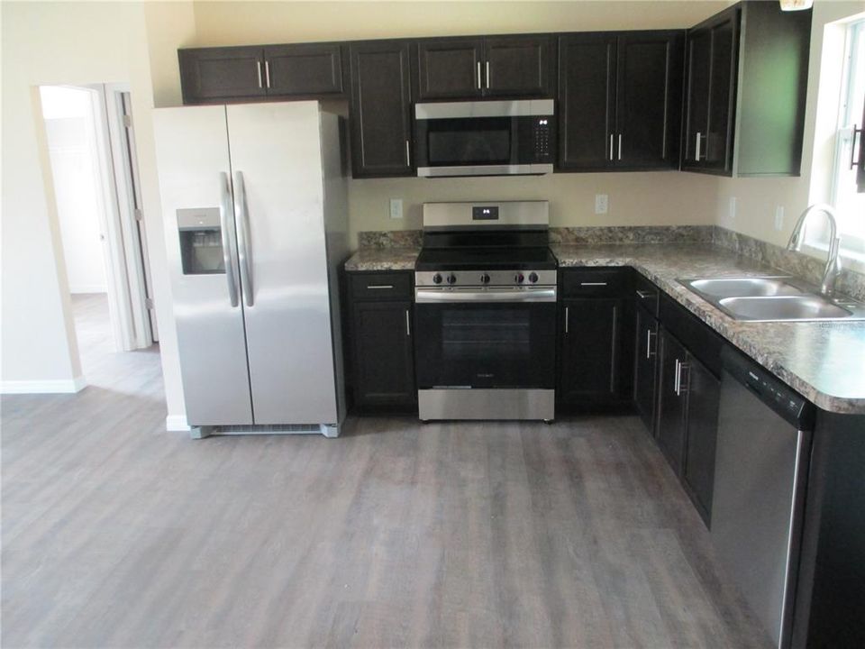 En Venta: $215,000 (3 camas, 2 baños, 1000 Pies cuadrados)