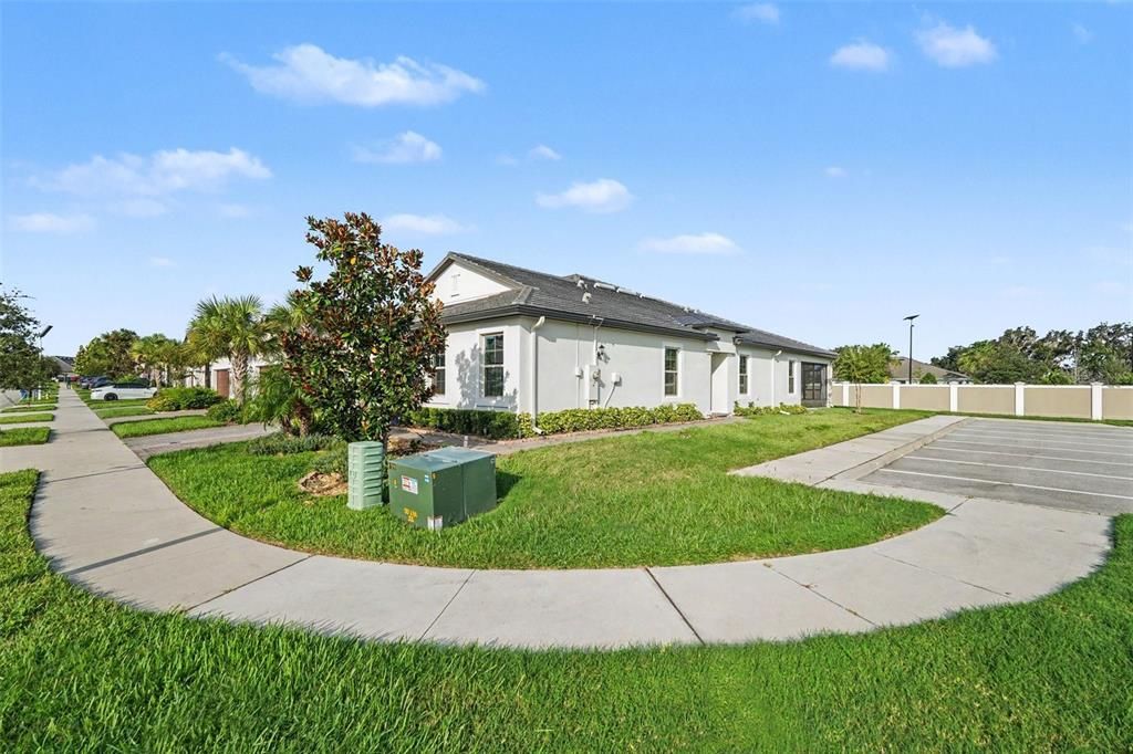 Active With Contract: $239,900 (2 beds, 2 baths, 1625 Square Feet)