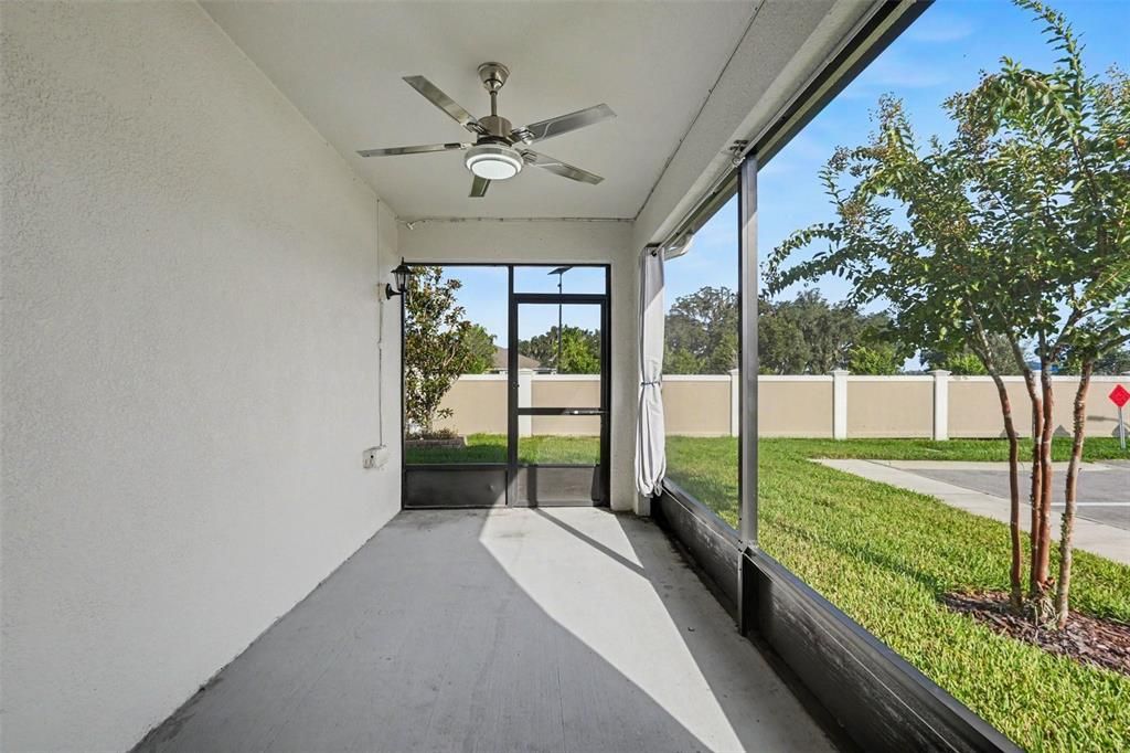 Active With Contract: $239,900 (2 beds, 2 baths, 1625 Square Feet)