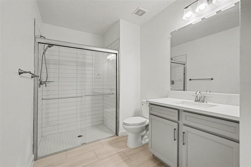Active With Contract: $239,900 (2 beds, 2 baths, 1625 Square Feet)