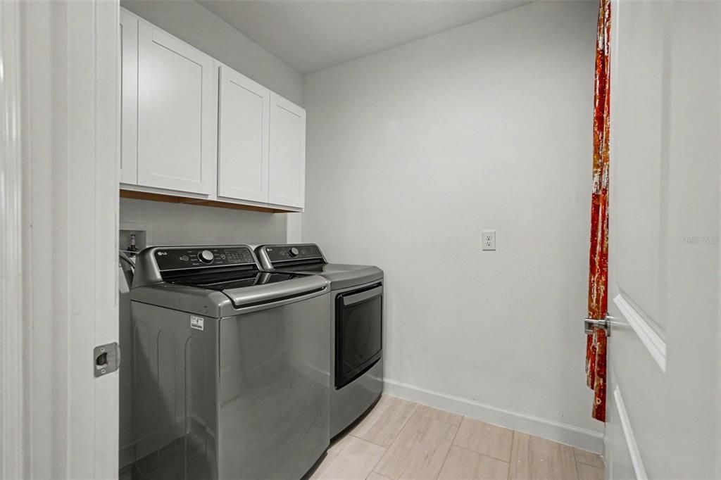 Active With Contract: $239,900 (2 beds, 2 baths, 1625 Square Feet)