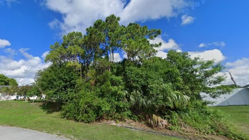 На продажу: $175,000 (0.30 acres)