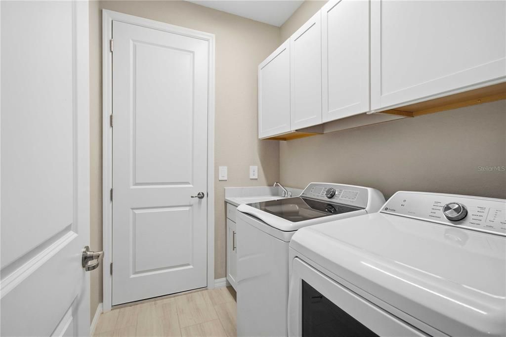 For Rent: $5,000 (2 beds, 2 baths, 1850 Square Feet)