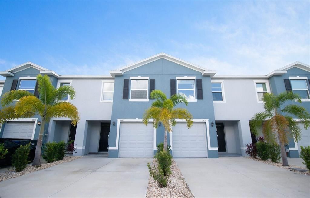 For Rent: $2,395 (3 beds, 2 baths, 1674 Square Feet)