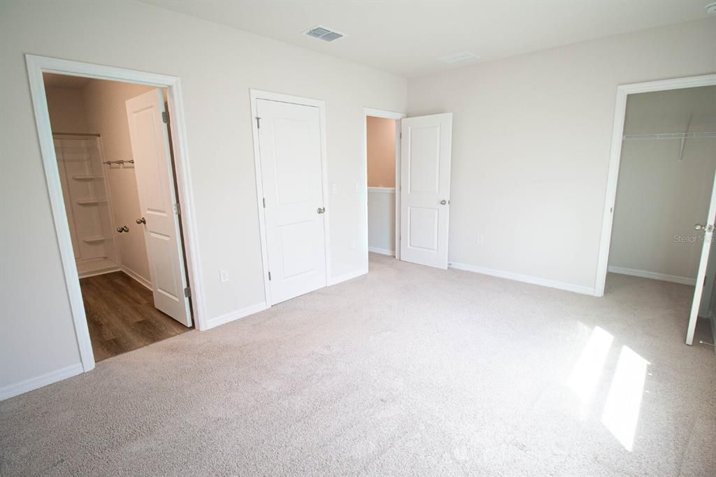 For Rent: $2,395 (3 beds, 2 baths, 1674 Square Feet)