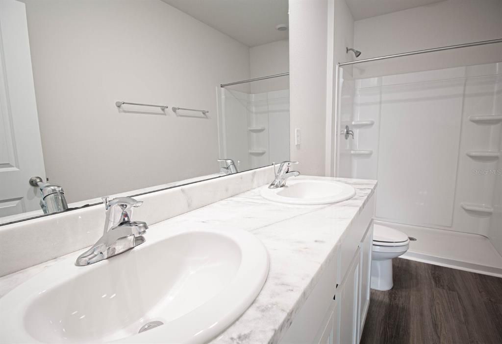 For Rent: $2,395 (3 beds, 2 baths, 1674 Square Feet)