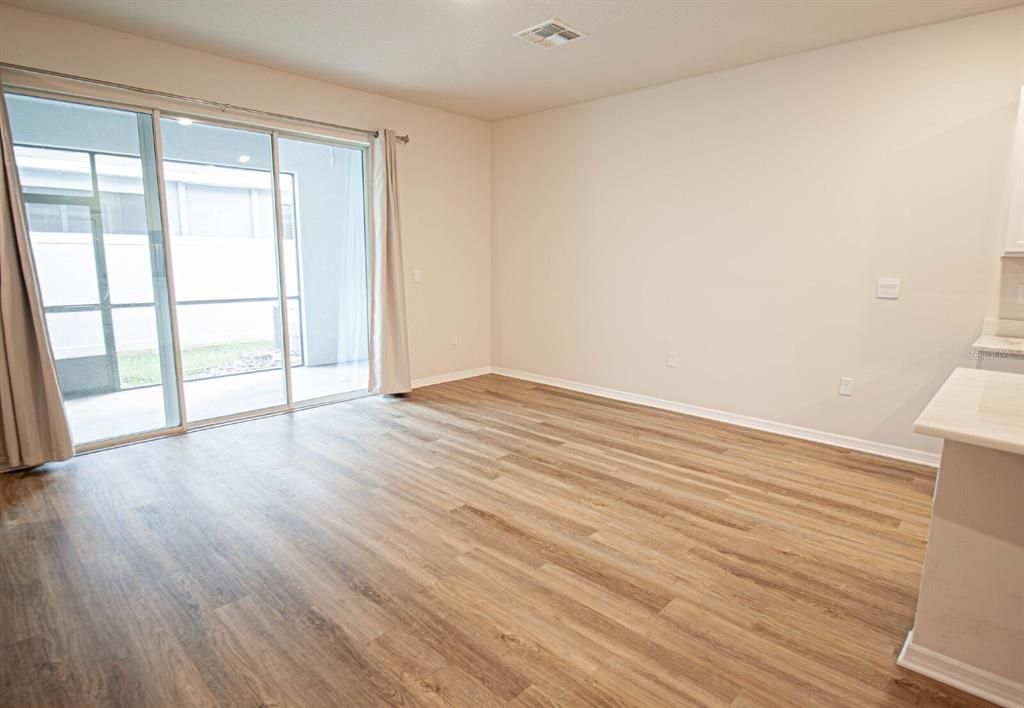 For Rent: $2,395 (3 beds, 2 baths, 1674 Square Feet)
