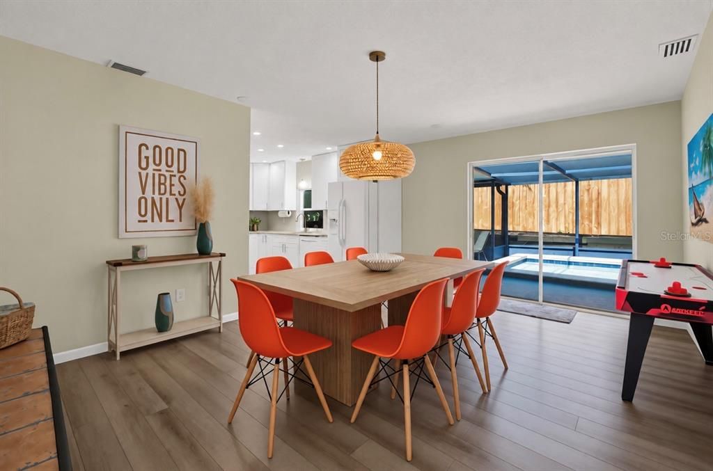 En Venta: $599,000 (3 camas, 2 baños, 1536 Pies cuadrados)
