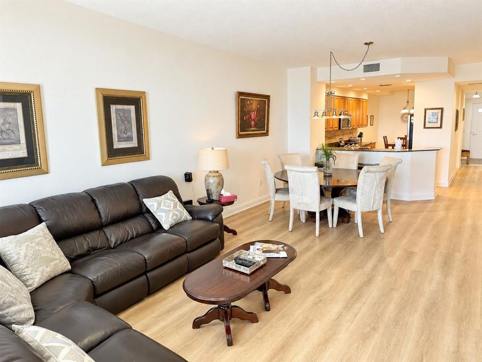 В аренду: $2,500 (2 спален, 2 ванн, 1758 Квадратных фут)