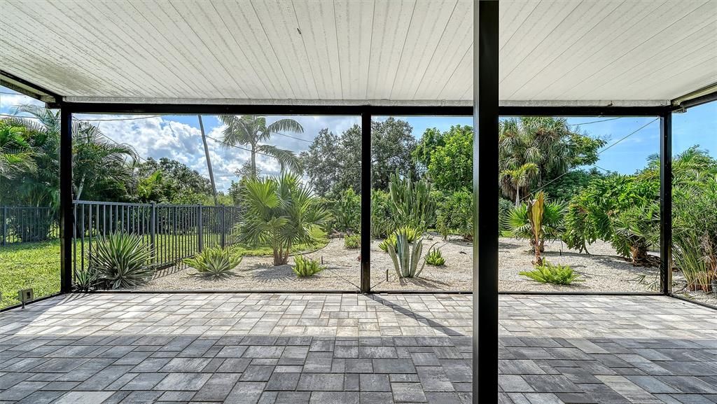 For Sale: $399,900 (2 beds, 2 baths, 1206 Square Feet)