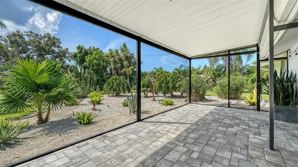 For Sale: $399,900 (2 beds, 2 baths, 1206 Square Feet)