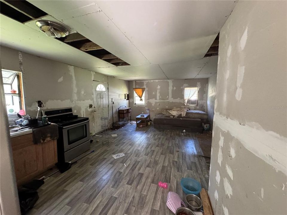 For Sale: $35,000 (2 beds, 1 baths, 576 Square Feet)