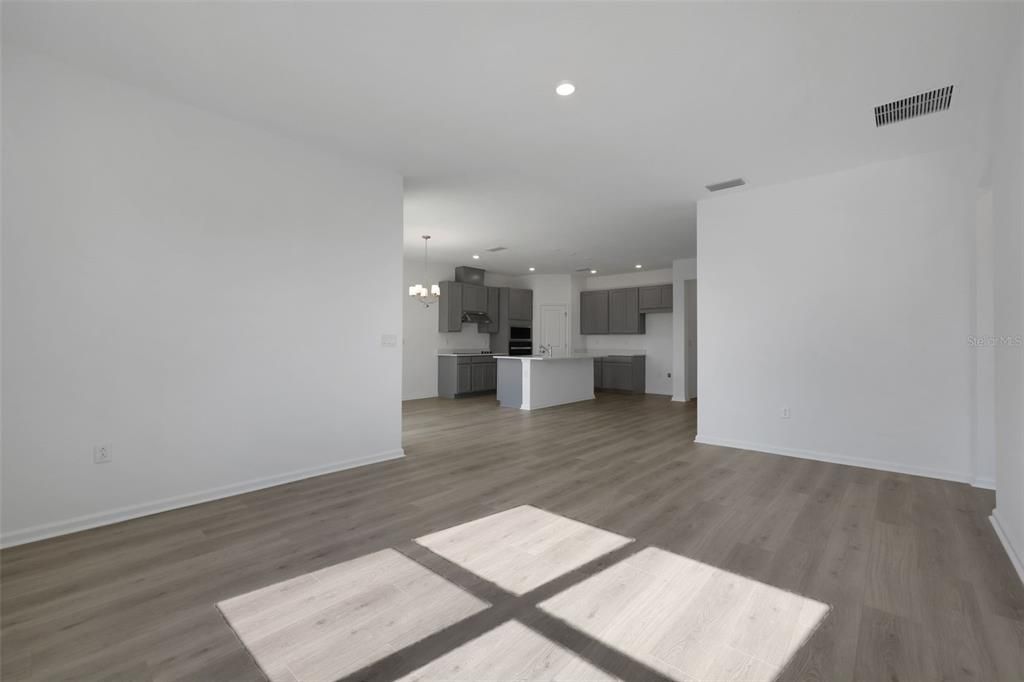 En Venta: $364,990 (4 camas, 2 baños, 1938 Pies cuadrados)