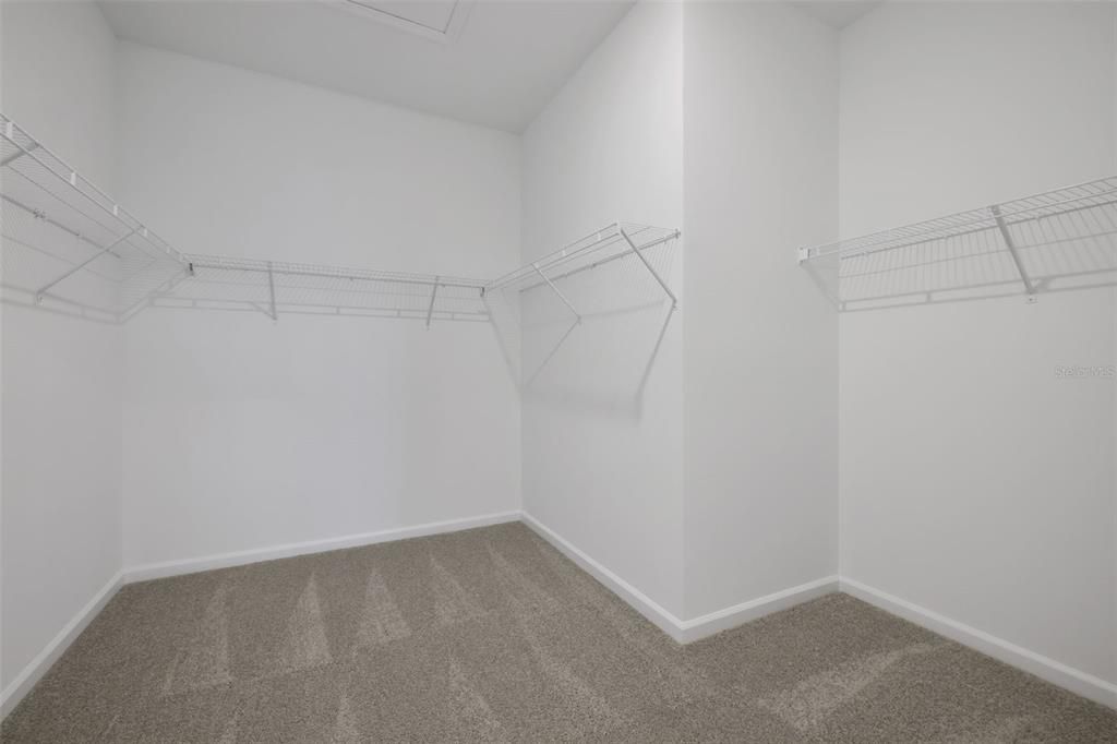 En Venta: $364,990 (4 camas, 2 baños, 1938 Pies cuadrados)