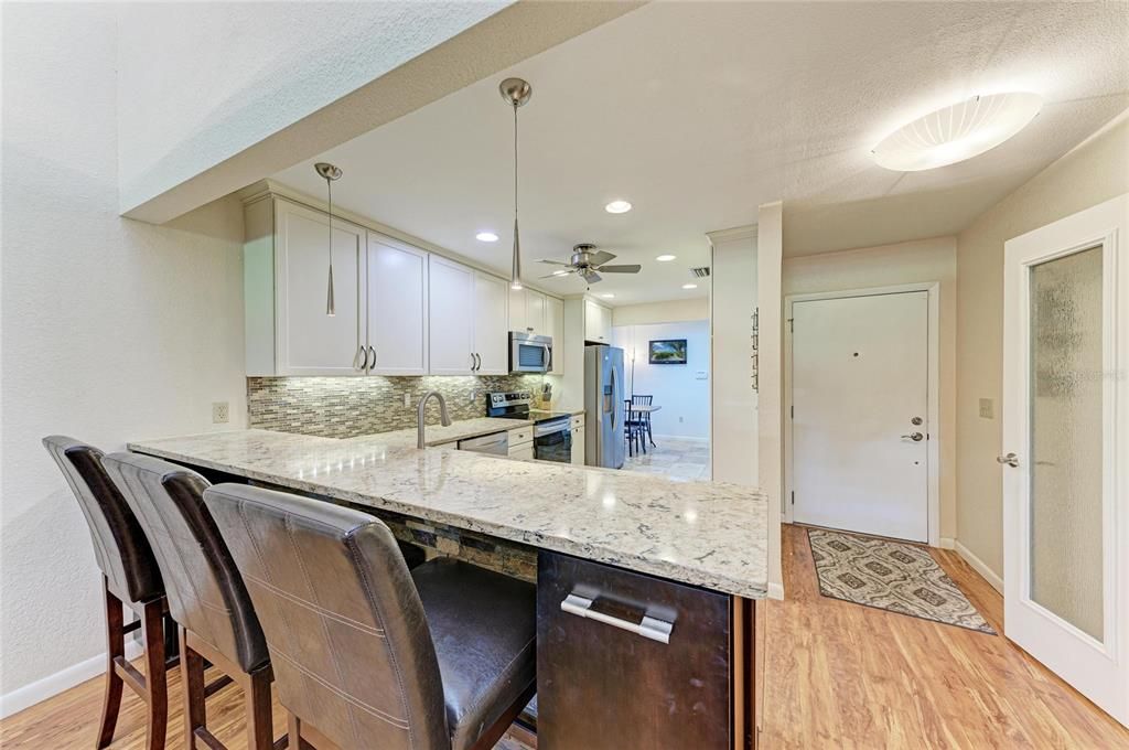 Activo con contrato: $399,000 (3 camas, 2 baños, 2243 Pies cuadrados)