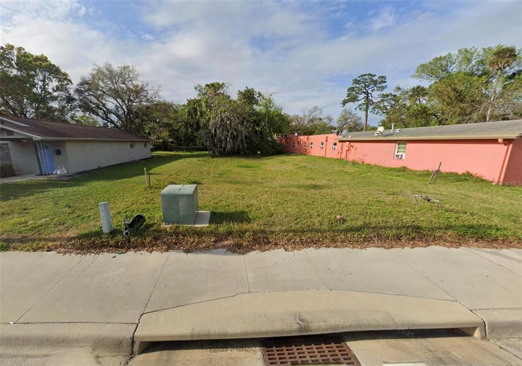 На продажу: $59,999 (0.18 acres)