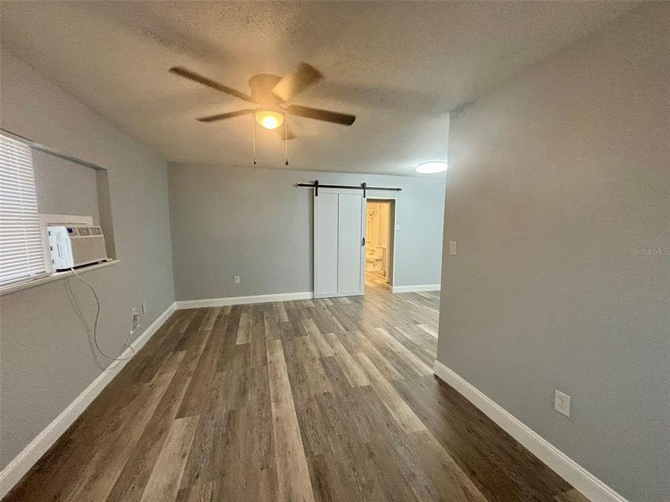 For Rent: $1,200 (1 beds, 1 baths, 672 Square Feet)