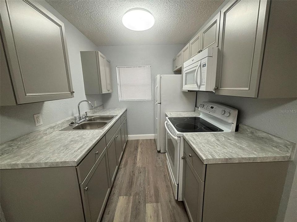 For Rent: $1,200 (1 beds, 1 baths, 672 Square Feet)