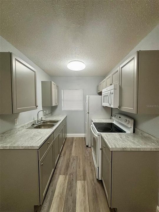 For Rent: $1,200 (1 beds, 1 baths, 672 Square Feet)
