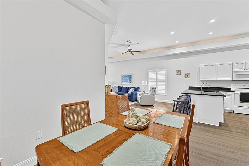 En Venta: $269,500 (3 camas, 2 baños, 1525 Pies cuadrados)