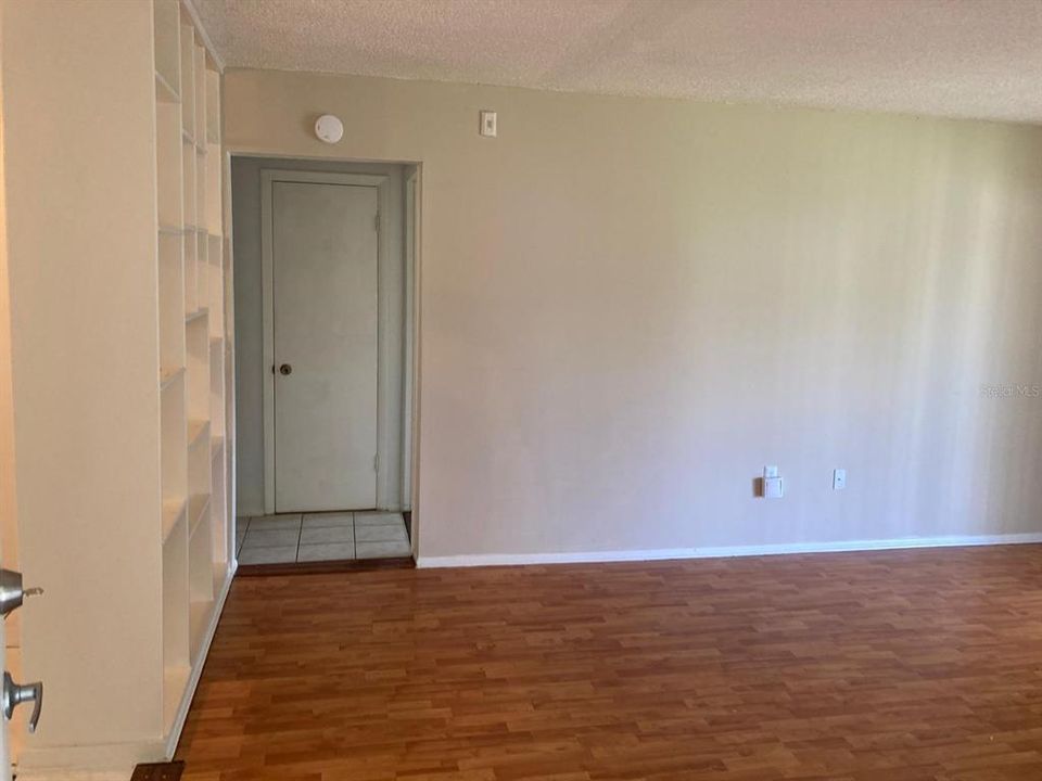 For Rent: $1,200 (1 beds, 1 baths, 785 Square Feet)