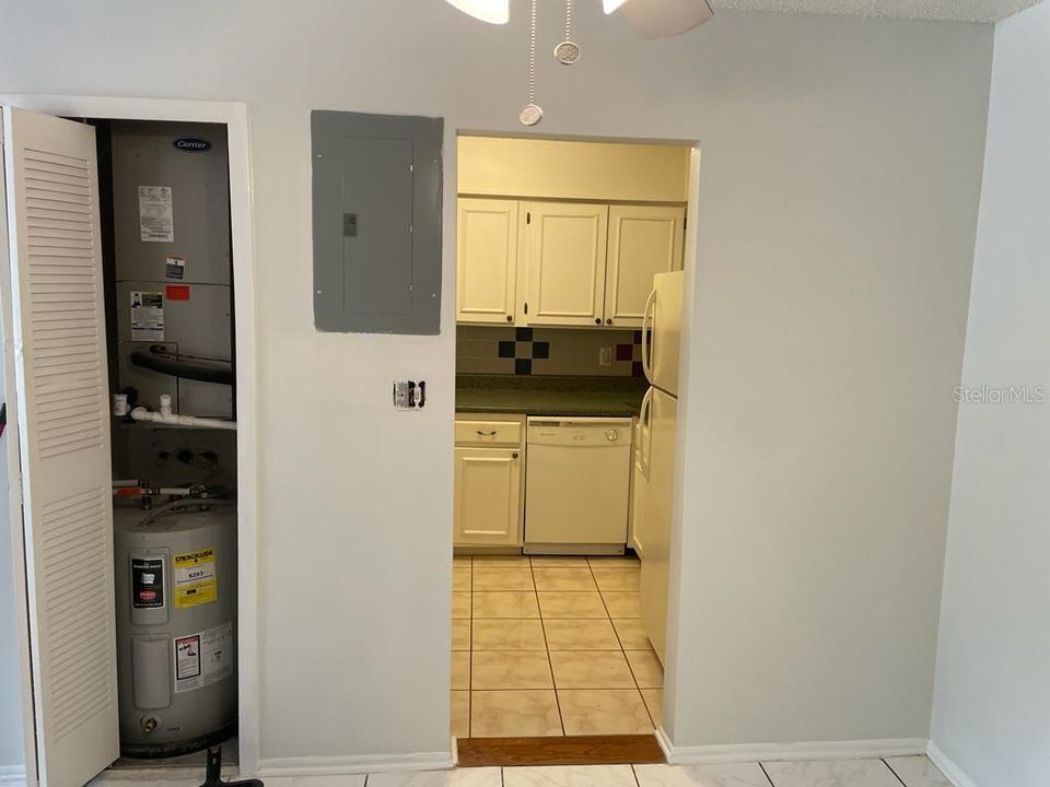 For Rent: $1,200 (1 beds, 1 baths, 785 Square Feet)