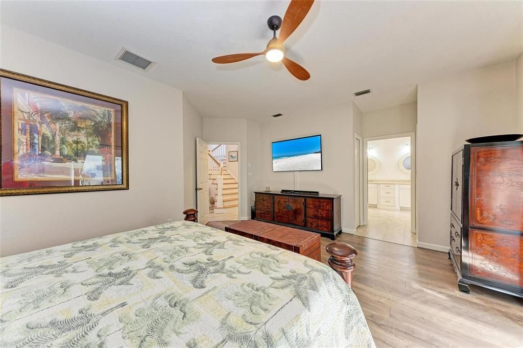 Activo con contrato: $689,900 (3 camas, 2 baños, 2224 Pies cuadrados)