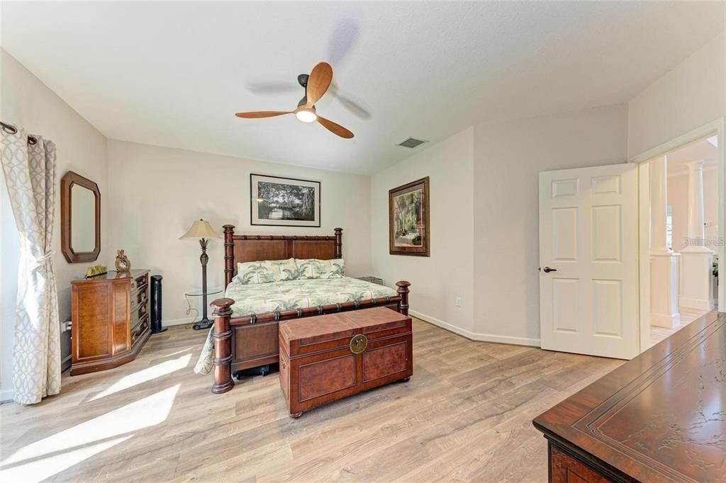 Activo con contrato: $689,900 (3 camas, 2 baños, 2224 Pies cuadrados)