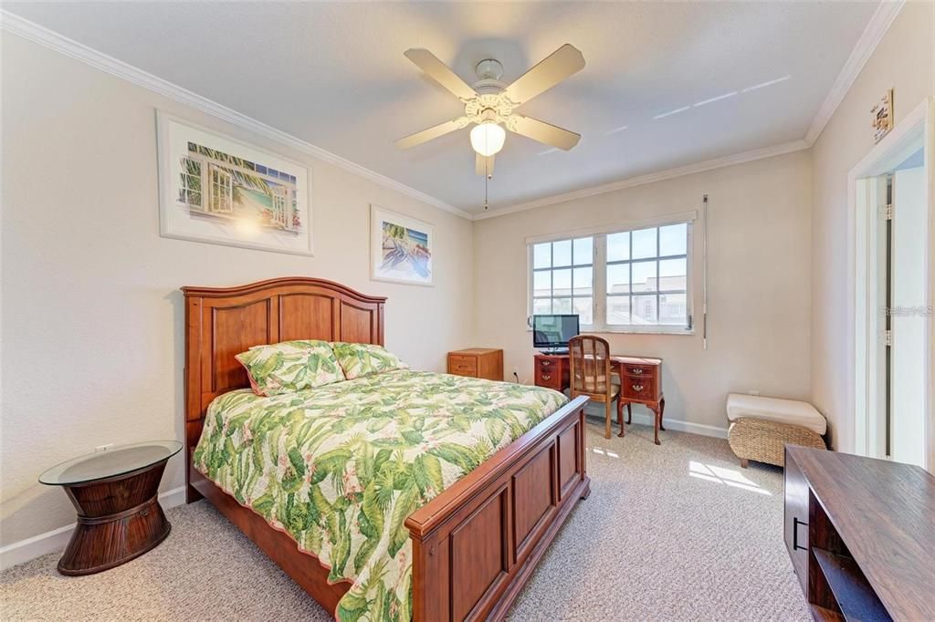 Activo con contrato: $689,900 (3 camas, 2 baños, 2224 Pies cuadrados)