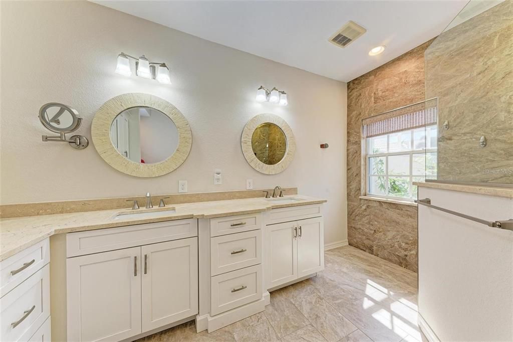 Activo con contrato: $689,900 (3 camas, 2 baños, 2224 Pies cuadrados)