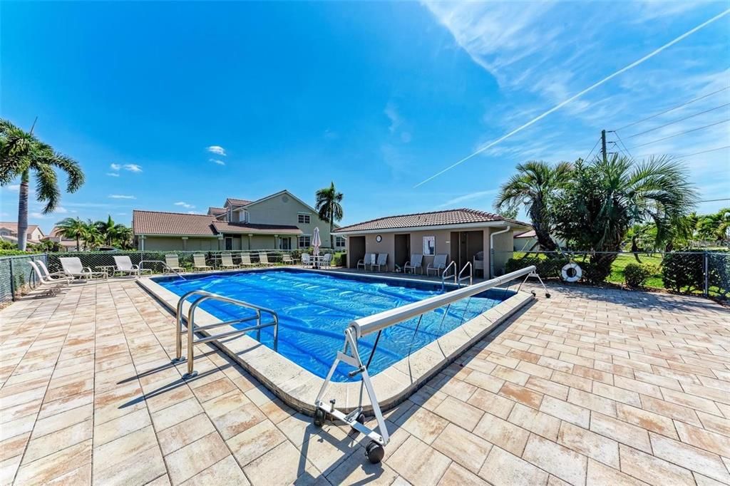 Activo con contrato: $689,900 (3 camas, 2 baños, 2224 Pies cuadrados)