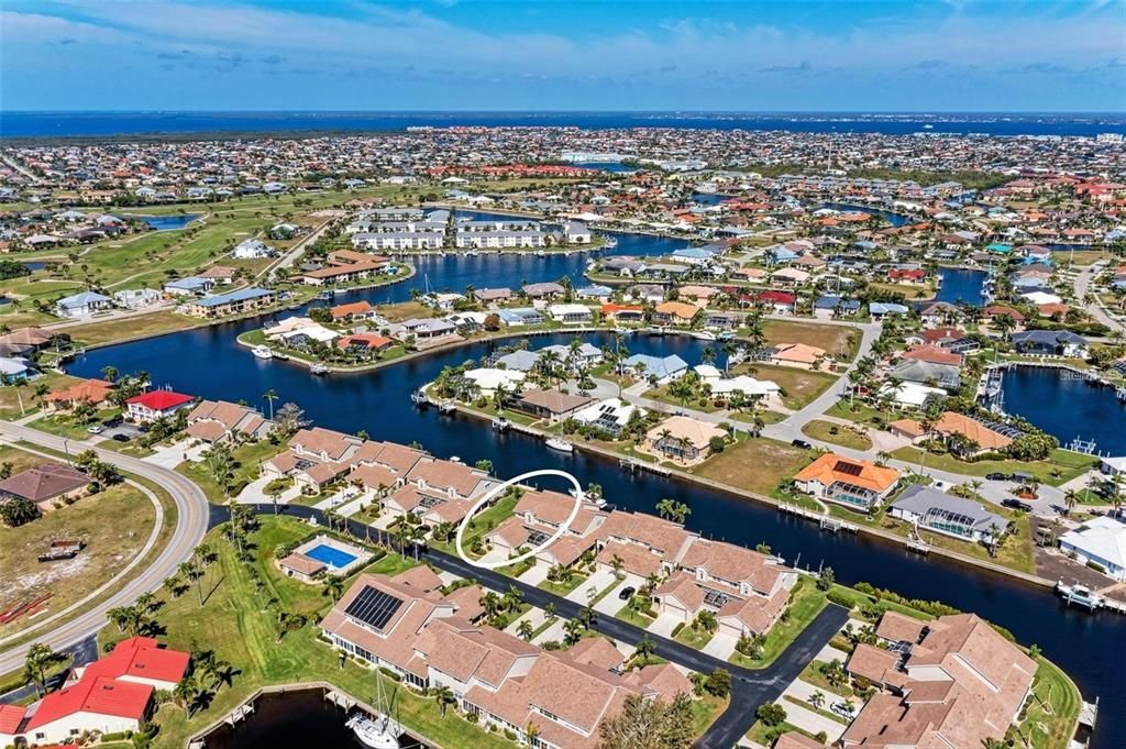 Activo con contrato: $689,900 (3 camas, 2 baños, 2224 Pies cuadrados)