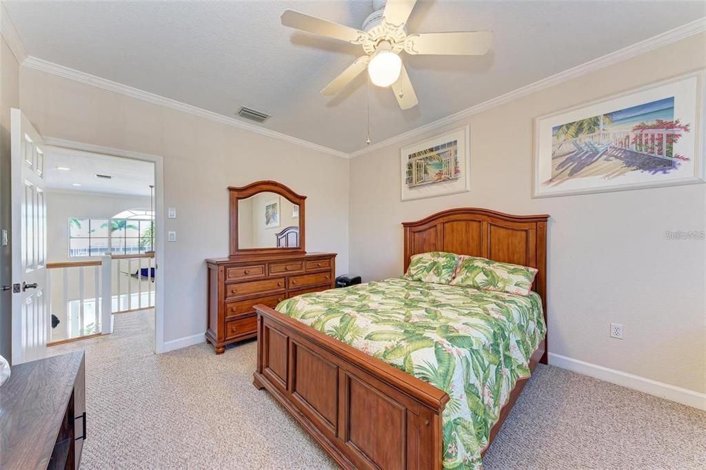Activo con contrato: $689,900 (3 camas, 2 baños, 2224 Pies cuadrados)