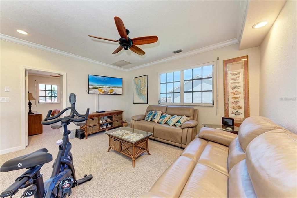 Activo con contrato: $689,900 (3 camas, 2 baños, 2224 Pies cuadrados)