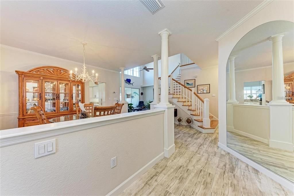 Activo con contrato: $689,900 (3 camas, 2 baños, 2224 Pies cuadrados)