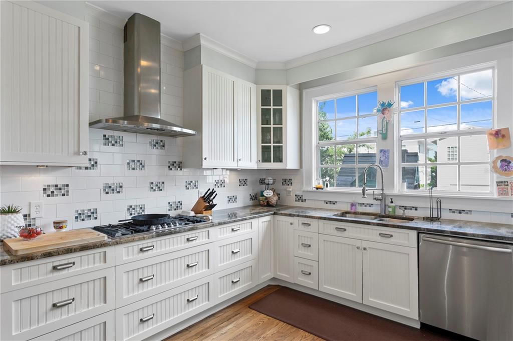 For Sale: $2,450,000 (5 beds, 2 baths, 3318 Square Feet)