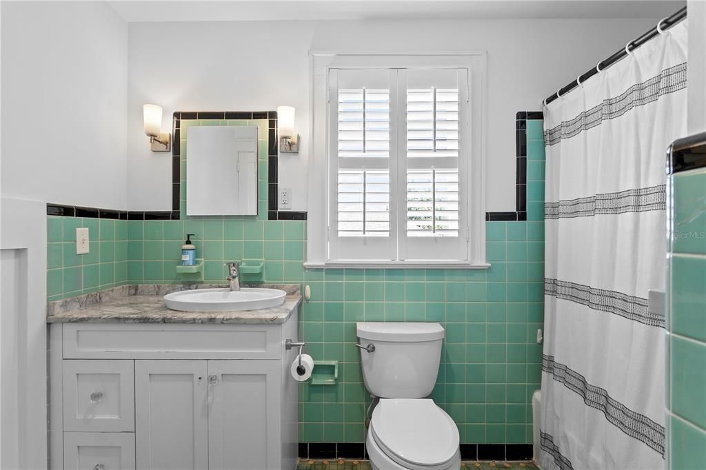 For Sale: $2,450,000 (5 beds, 2 baths, 3318 Square Feet)
