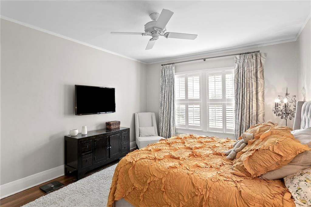 For Sale: $2,450,000 (5 beds, 2 baths, 3318 Square Feet)