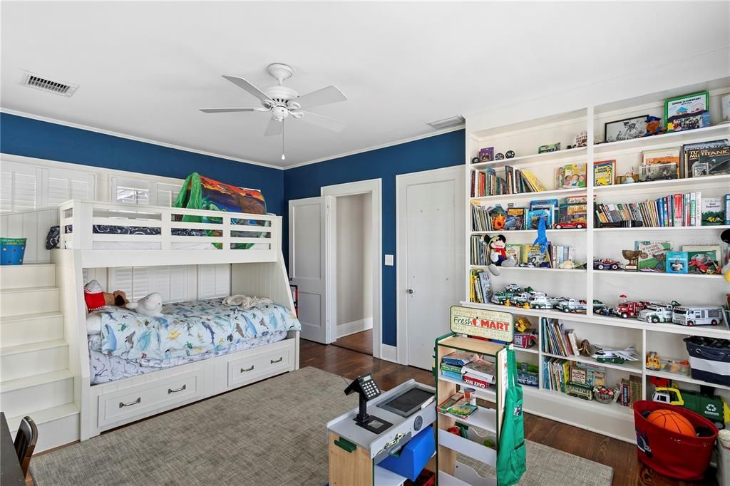 For Sale: $2,450,000 (5 beds, 2 baths, 3318 Square Feet)