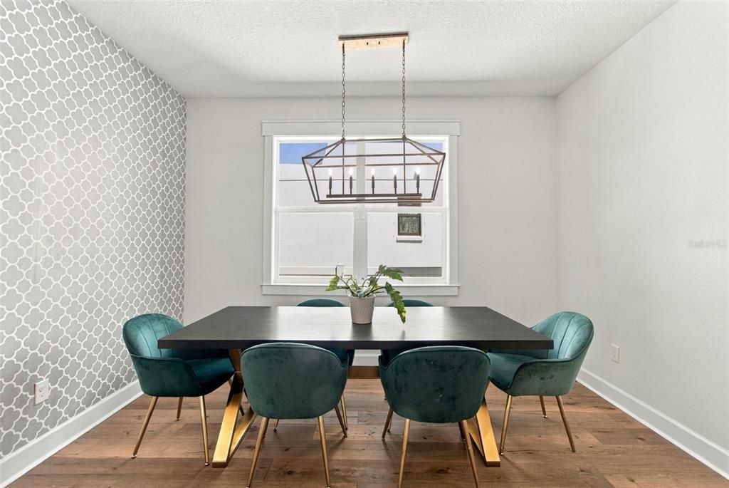 En Venta: $765,000 (4 camas, 3 baños, 2668 Pies cuadrados)