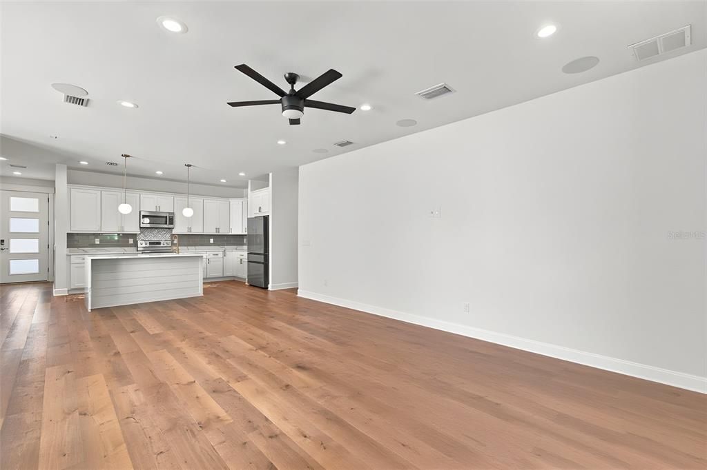 En Venta: $765,000 (4 camas, 3 baños, 2668 Pies cuadrados)