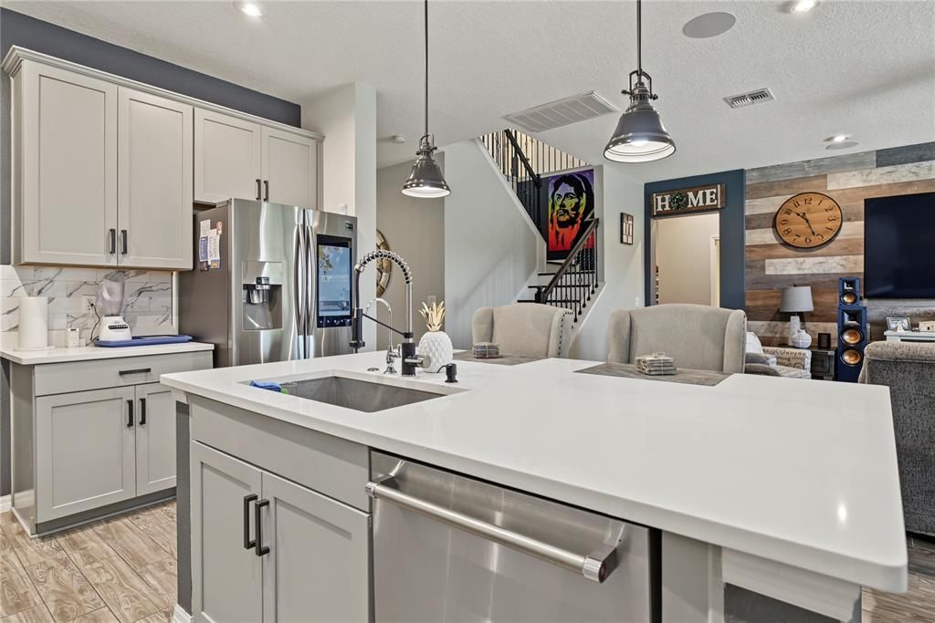 En Venta: $730,000 (5 camas, 3 baños, 3430 Pies cuadrados)