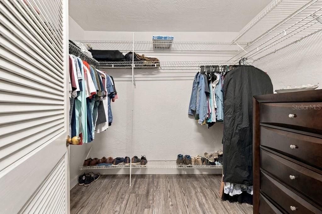 Activo con contrato: $599,000 (3 camas, 2 baños, 1825 Pies cuadrados)