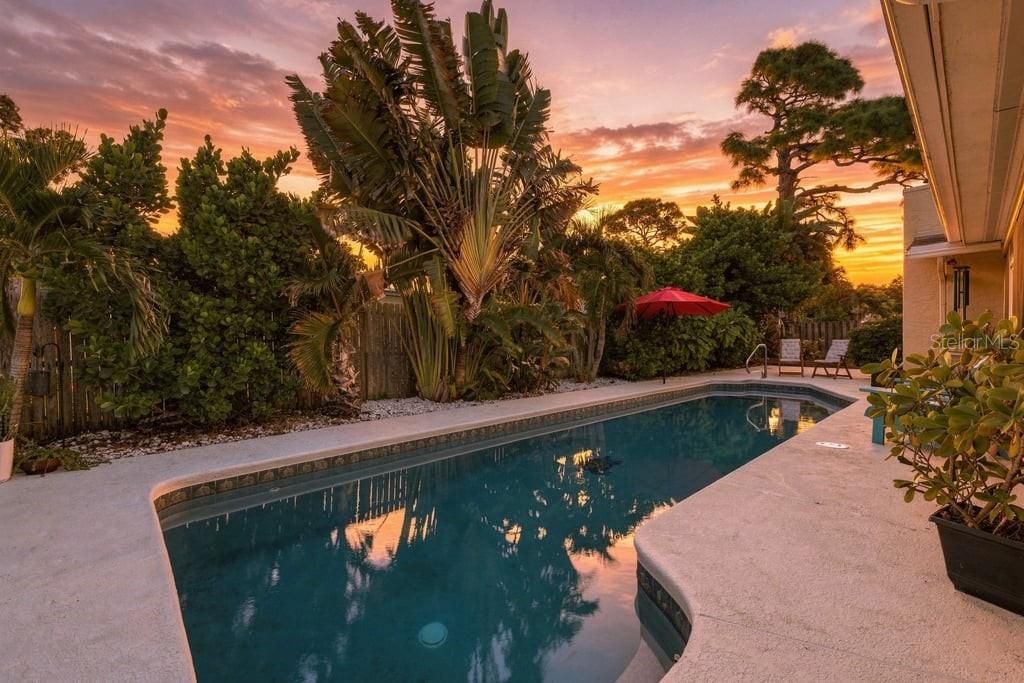 Activo con contrato: $599,000 (3 camas, 2 baños, 1825 Pies cuadrados)