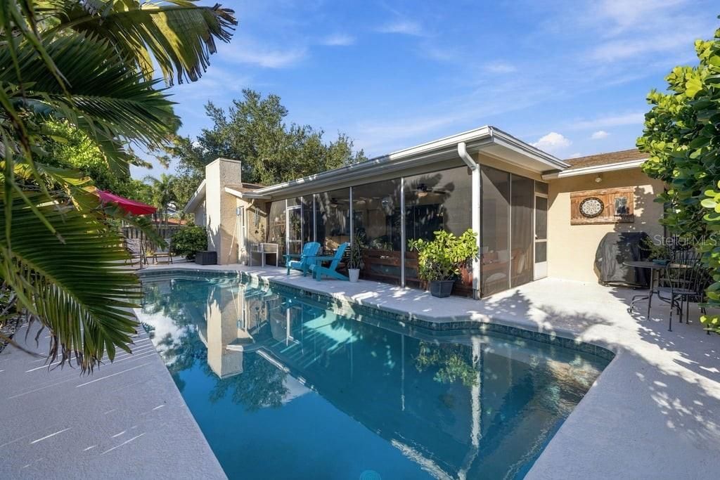 Activo con contrato: $599,000 (3 camas, 2 baños, 1825 Pies cuadrados)