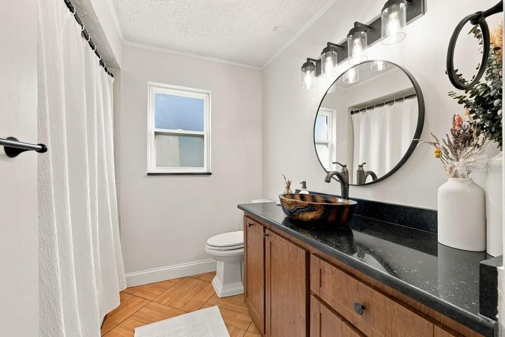 Activo con contrato: $599,000 (3 camas, 2 baños, 1825 Pies cuadrados)