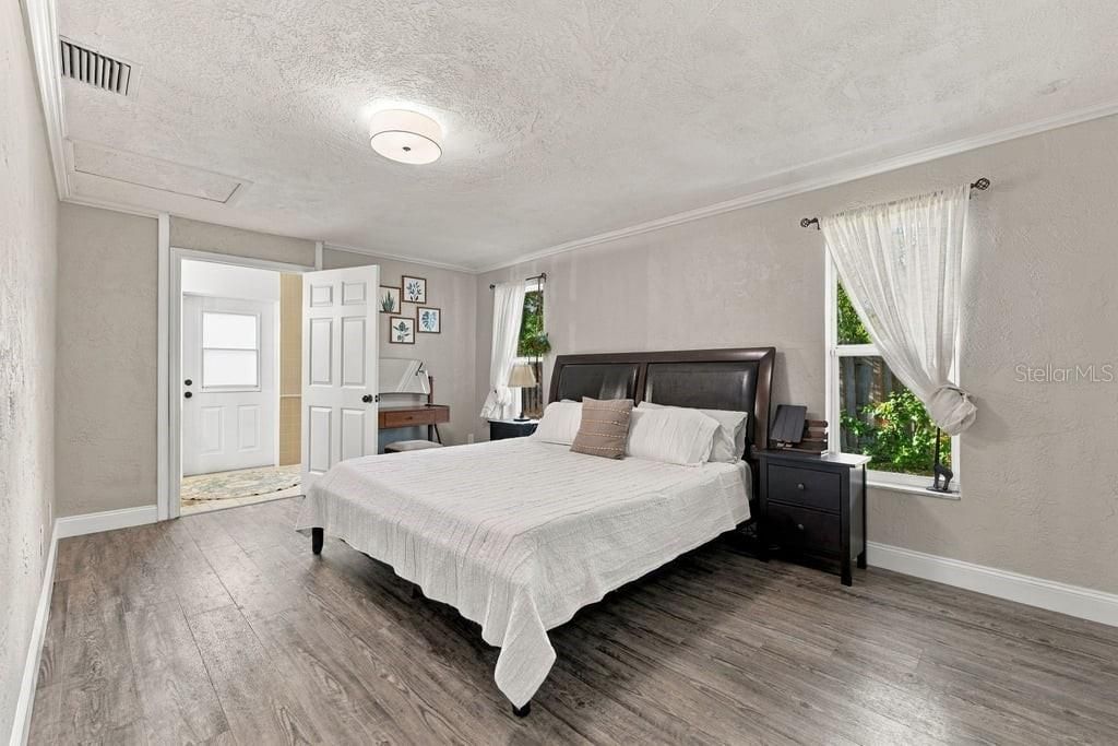 Activo con contrato: $599,000 (3 camas, 2 baños, 1825 Pies cuadrados)