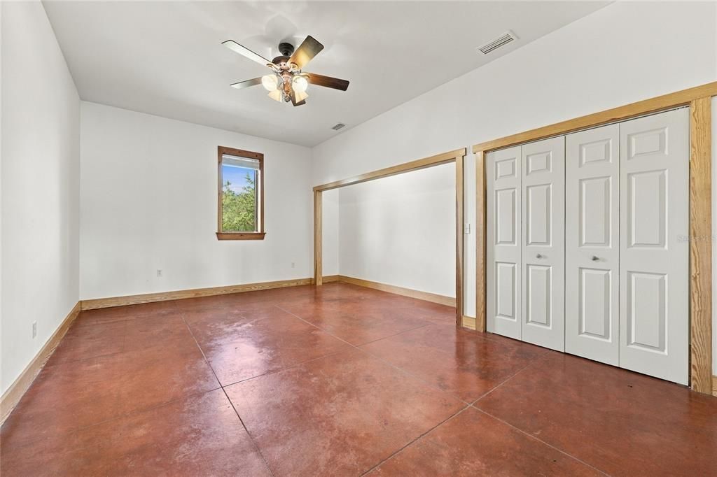 En Venta: $850,000 (5 camas, 2 baños, 4800 Pies cuadrados)